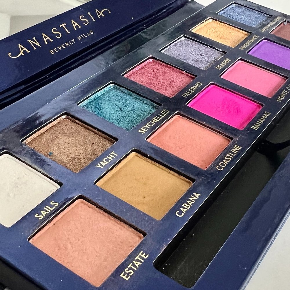 Anastasia Beverly Hills Riviera eyeshadow palette